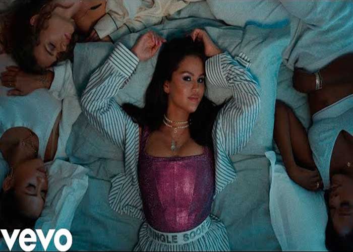 Selena Gomez presenta 'Single Soon' con un sorprendente video musical