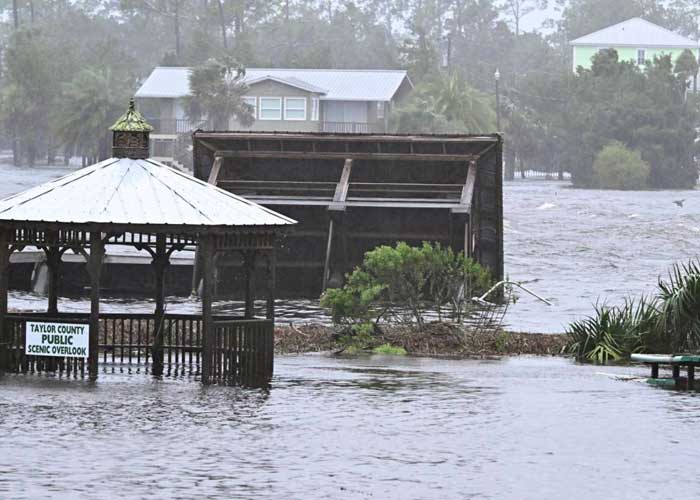 Tres personas murieron cuando el huracán Idalia azotó Florida