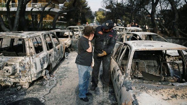 Personas afectadas por incendio en Grecia