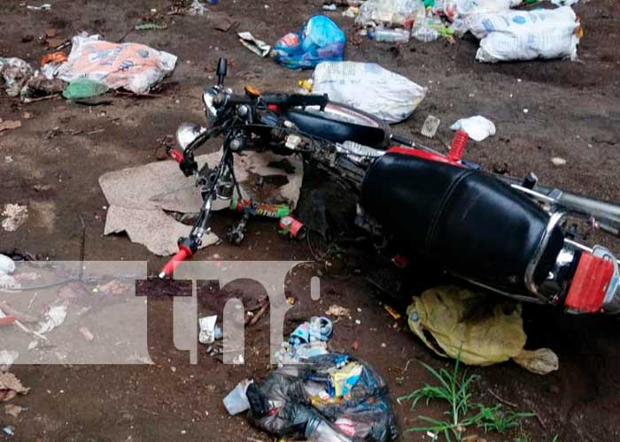 Motociclista se "palma" en brutal accidente en carretera San Gregorio, Diriamba