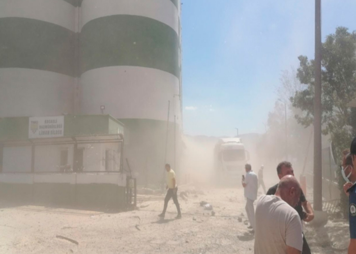 Fuerte explosión en un almacén de Turquía dejó a doce personas heridas