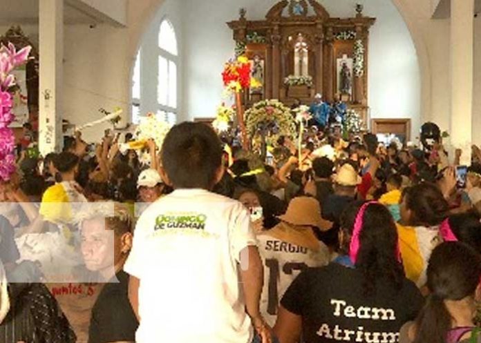 Fe, devoción y algarabía: Santo Domingo regresó a su morada en Las Sierritas de Managua