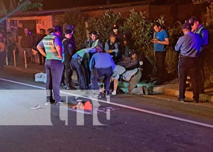 Foto: Camioneta mata a mujer en estado de ebriedad en La Chona, ¡iba haciendo zigzag! / TN8