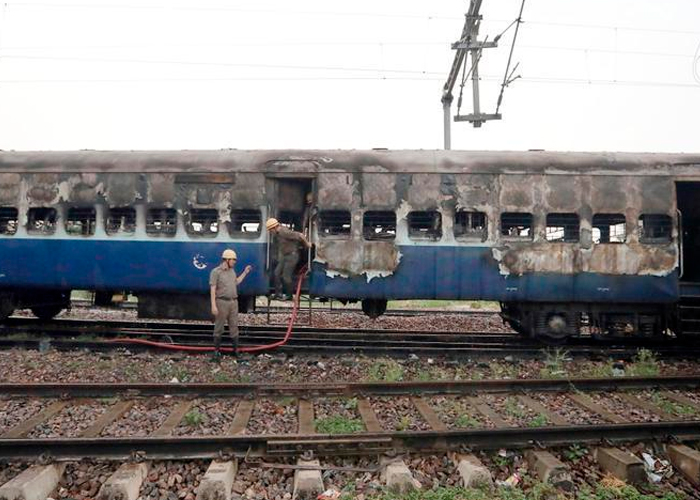 Foto: Incendio en Tren de la India Deja Nueve Muertos y Varios Heridos en Tamil Nadu /  Cortesía 