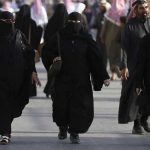 Francia prohibirá el uso de abaya en todas las escuelas