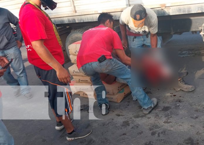 Fuerte impacto entre dos camiones deja a dos personas lesionadas en Estelí