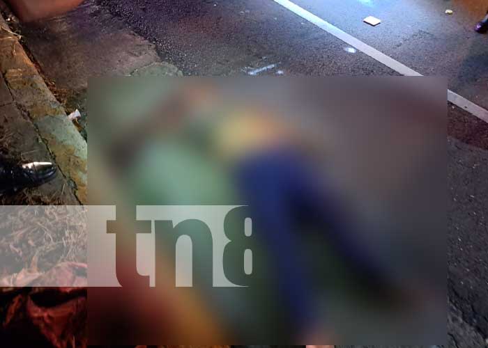 Foto: Camioneta mata a mujer en estado de ebriedad en La Chona, ¡iba haciendo zigzag! / TN8