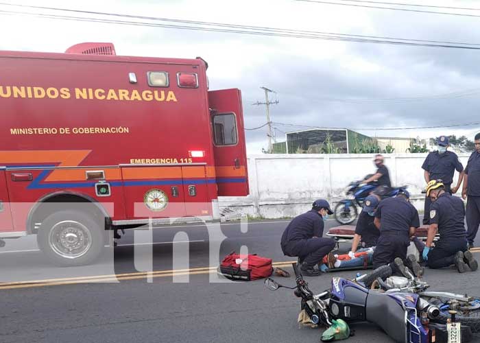 Motociclista la miró "pálida" tras adelantar e impactar contra microbús en Diriamba