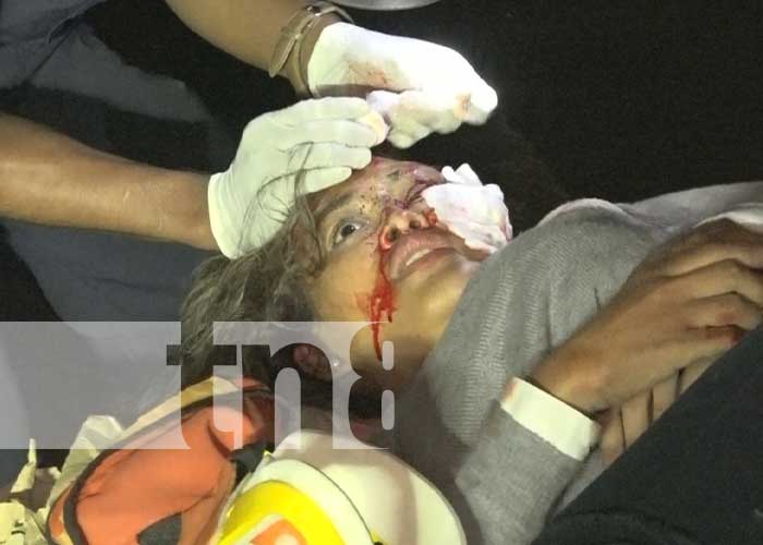 Fémina es encontrada lesionada a un lado de la carretera en Estelí