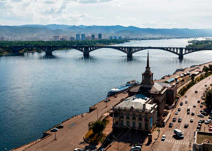 Nueva etapa de desarrollo en Rusia, por el puente más septentrional