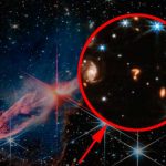 Foto: El telescopio James Webb capta un extraño "signo de interrogación" en el espacio y podría ser el resultado de la fusión entre dos galaxias / Cortesía