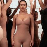 Foto: Kim Kardashian, explota las redes sociales al revelar una fotografía antigua, quien es conciderada la reyna del gurú en redes sociales / Cortesía