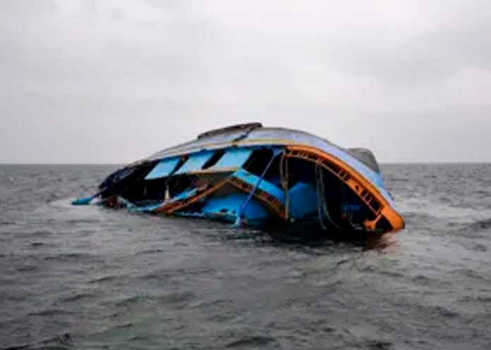 11 muertos y 7 desaparecidos al hundirse barco con refugiados hacia Europa