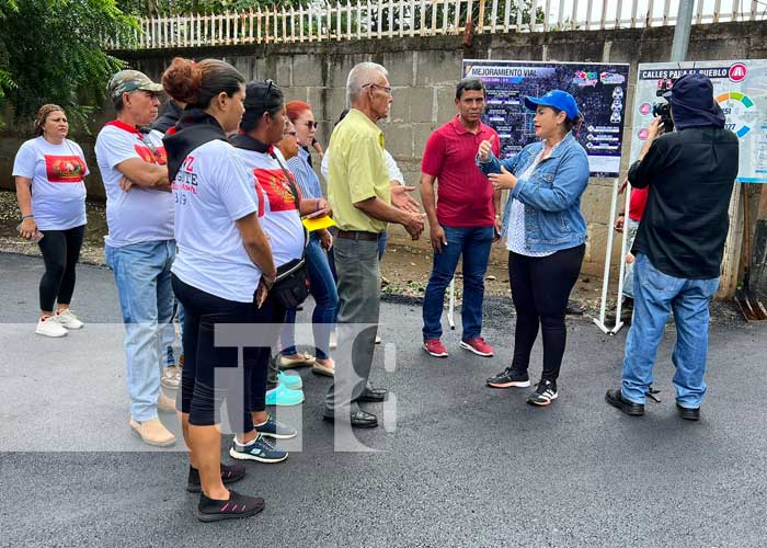 Alcaldesa de Managua inaugura proyecto de calles
