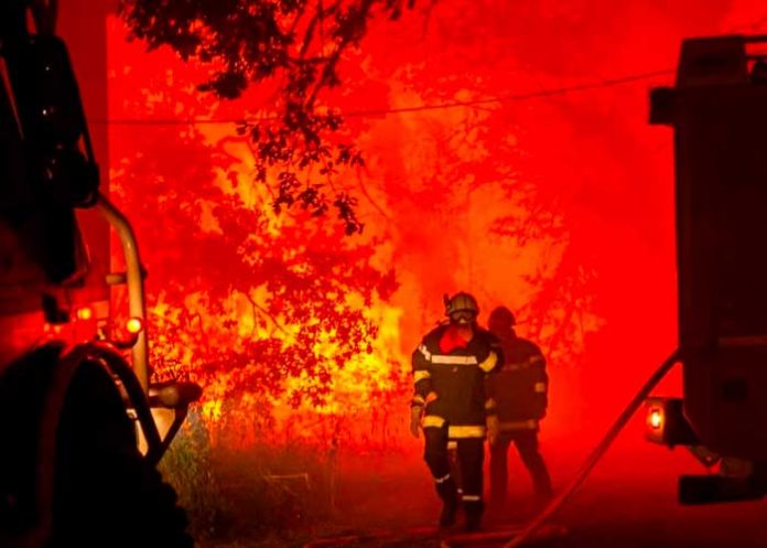 Dantesco incendio forestal en Francia