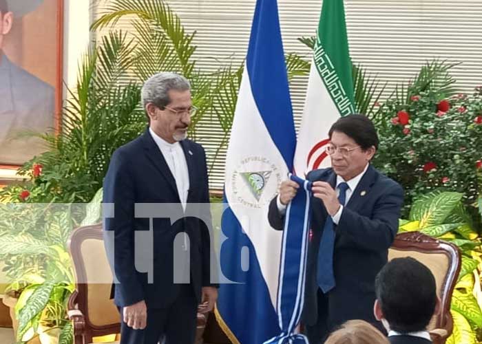 Foto: Condecoración del Embajador de Irán en Nicaragua / TN8