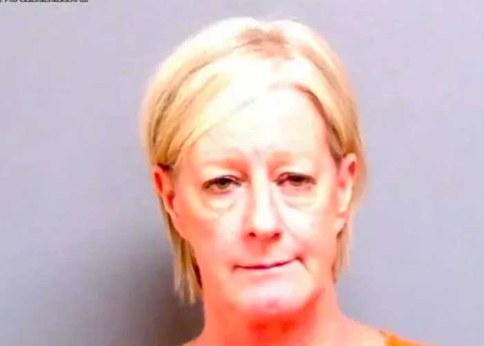 Maestra arrestada por estar borracha el primer día de clases