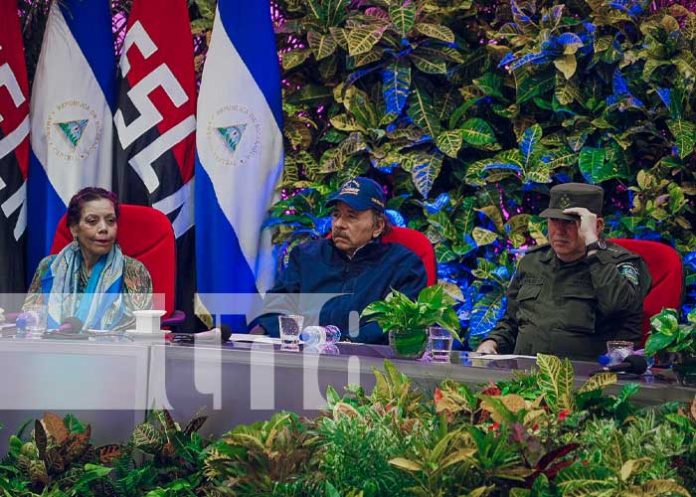 Foto: Acto por el aniversario 43 de la Fuerza Naval de Nicaragua, presidido por el Comandante Daniel Ortega / TN8