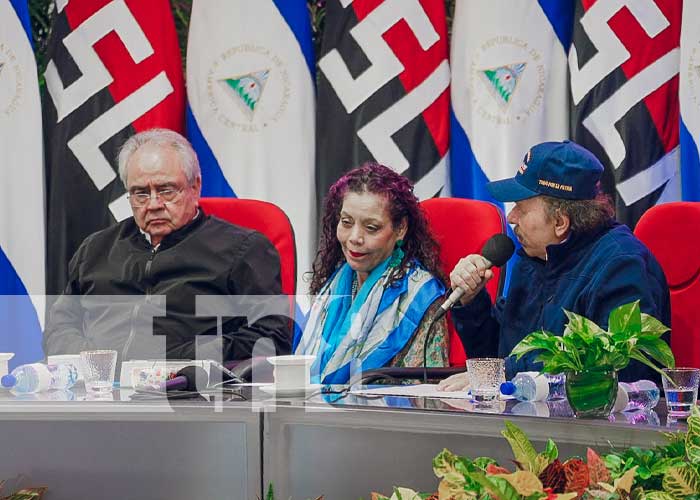 Foto: Acto por el aniversario 43 de la Fuerza Naval de Nicaragua, presidido por el Comandante Daniel Ortega / TN8