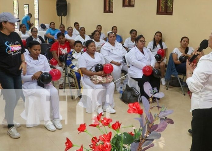 Foto: Reconocimiento a mujeres de la salud en el Triángulo Minero / TN8