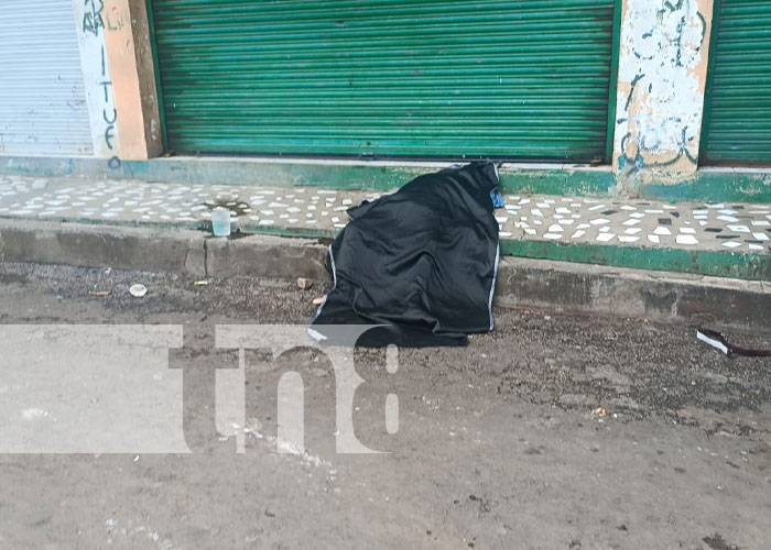 Foto: Tomador muere en una calle cercana al Mercado Roberto Huembes / TN8