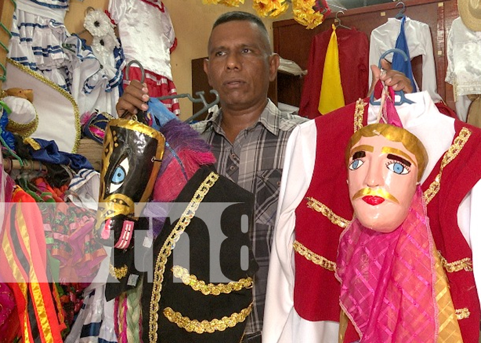 Foto: Emprendimiento con trajes folclóricos en Managua / TN8