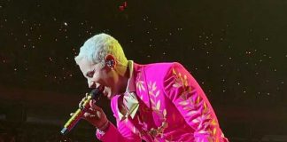 Critican a Christian Chávez por traje de charro rosa en concierto de RBD