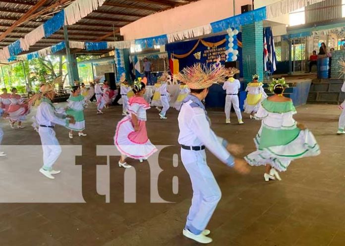 Foto: ¡Que bonito! Colegios de Managua lucirán el huipil en fiestas patrias /TN8
