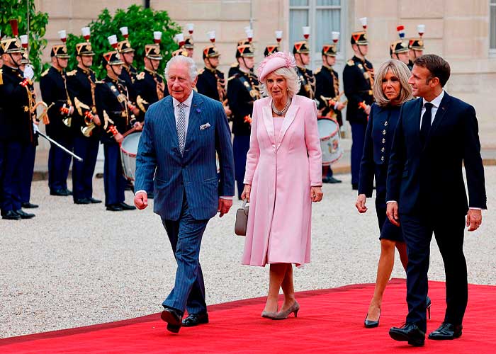 Foto: Carlos III es recibido con honores /cortesía 