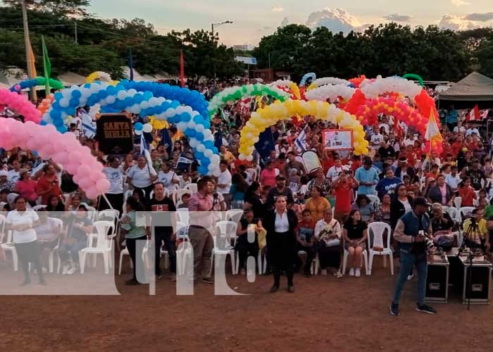 Foto: ¡Celebración Histórica en Nicaragua, 454 Años de la Biblia al Castellano!/TN8