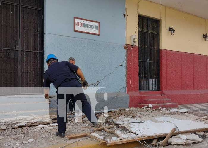 Foto: La caída de un techo casi provoca una tragedia en Granada / TN8