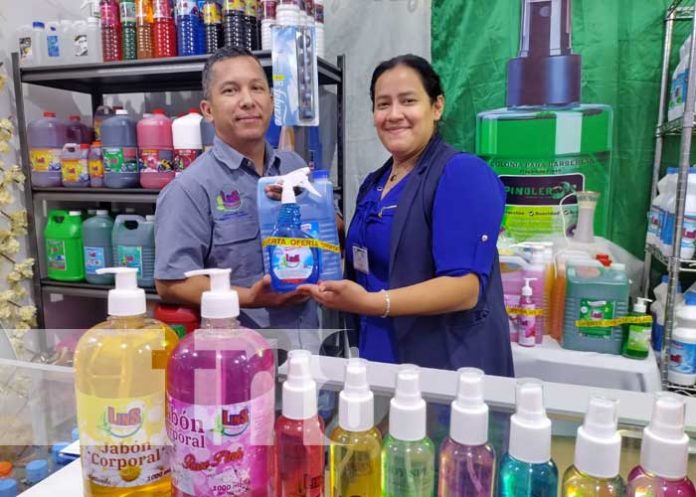Foto: Comerciantes y artesanos exponen sus productos en la ExpoPyme en Managua / TN8