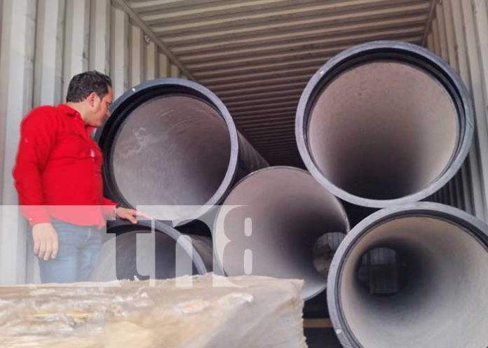 Foto: Aportan 120 toneladas de tuberías de hierro fundido para el programa Bismark Martínez / TN8