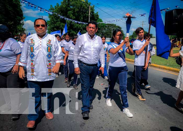 Estudiantes de Managua recibieron la Antorcha de la Libertad a manos de autoridades de Tipitapa