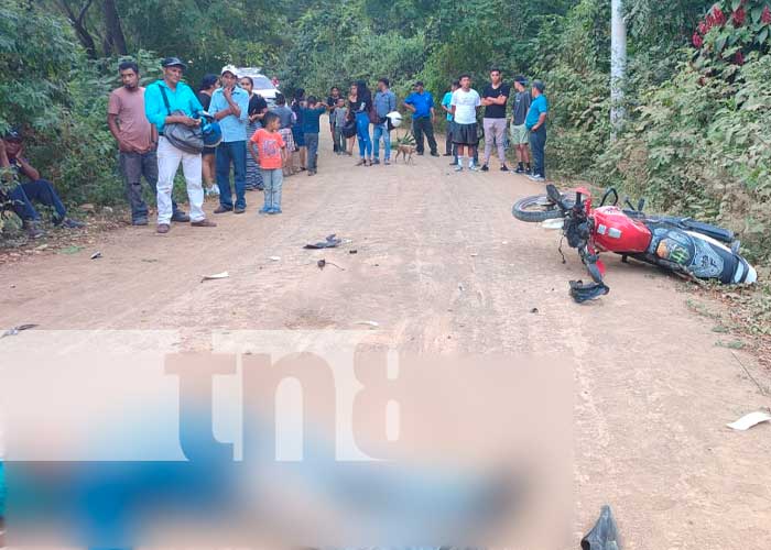 Foto: Motociclista pierde la vida tras impactar con una camioneta en Somoto / TN8