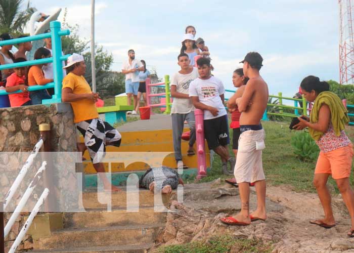 Foto: Mujer muere ahogada en las playas de Poneloya, León / TN8