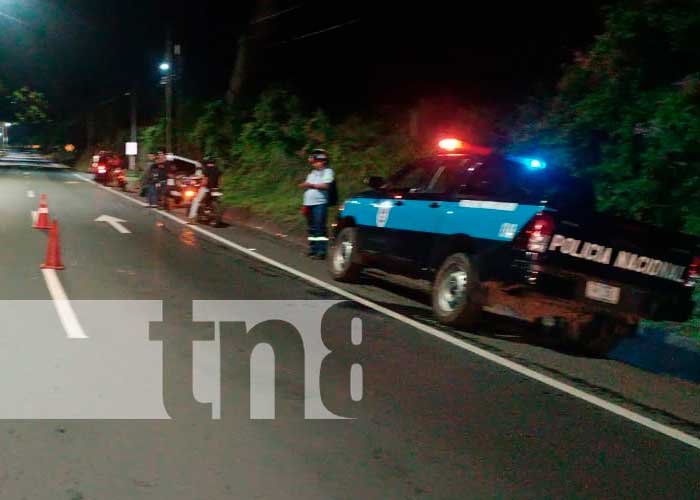 Foto: Motociclista muere al estrellarse contra bulevar en carretera a Masaya/TN8