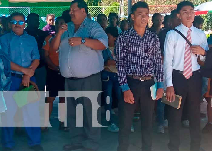 Foto: Familias cristianas de Mateare celebran aniversario de traducción del Libro Sagrado/TN8
