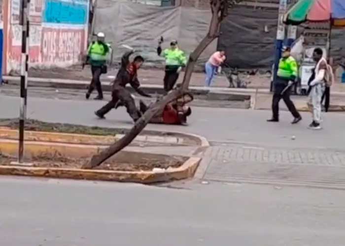 Foto: ¡Violenta Batalla a Machetazos en Perú! Confrontación entre Venezolanos y Colombianos/Cortesía