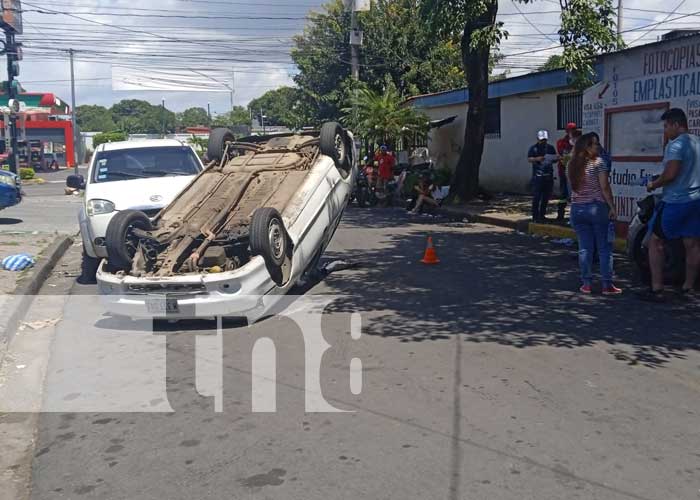 Foto: “Caponero” se salva de morir arrollado por un conductor ebrio que termino volcado/TN8