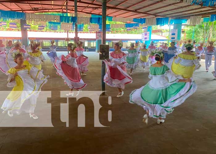 Foto: Colegios en Managua promueven el Huipil /TN8