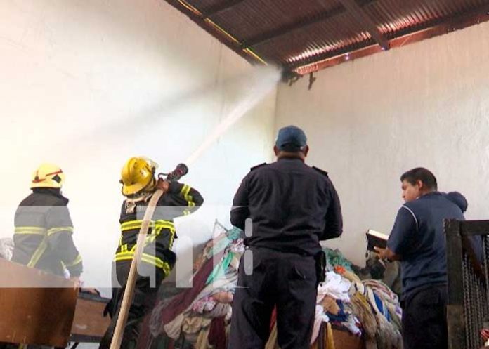 Foto: Incendio en Mercado Oriental /TN8