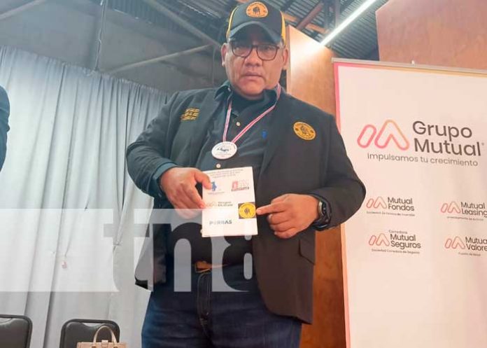 Foto: Empresario nicaragüense Calixto Vargas recibe reconocimiento internacional en Costa Rica/TN8