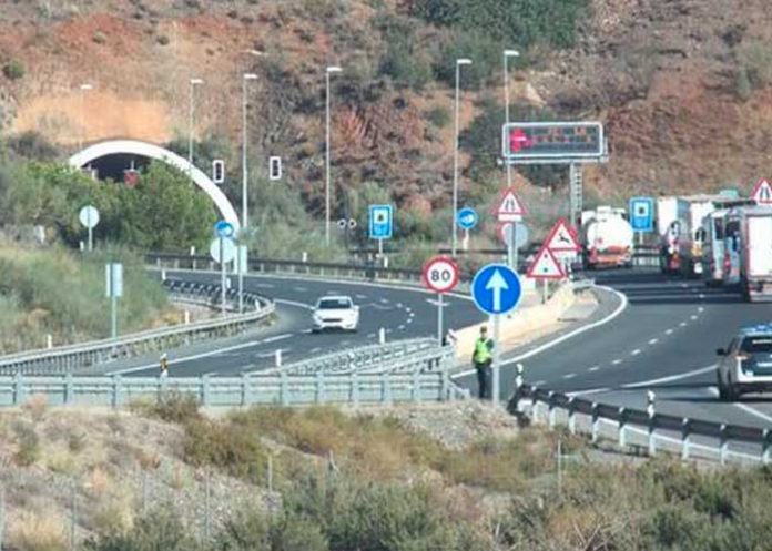 Tres muertos al chocar una furgoneta en España