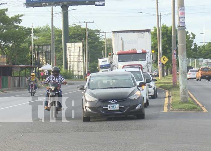 Foto: Imprudencia al conducir en la carretera nueva a León /TN8
