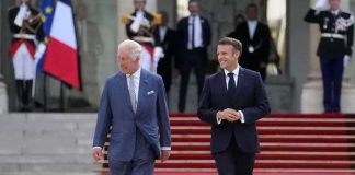 Foto: Carlos III en su primera visita como Rey a Francia /cortesía