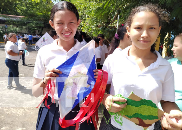 Foto: Barriletes en colegios de Nicaragua para celebrar a la patria / TN8