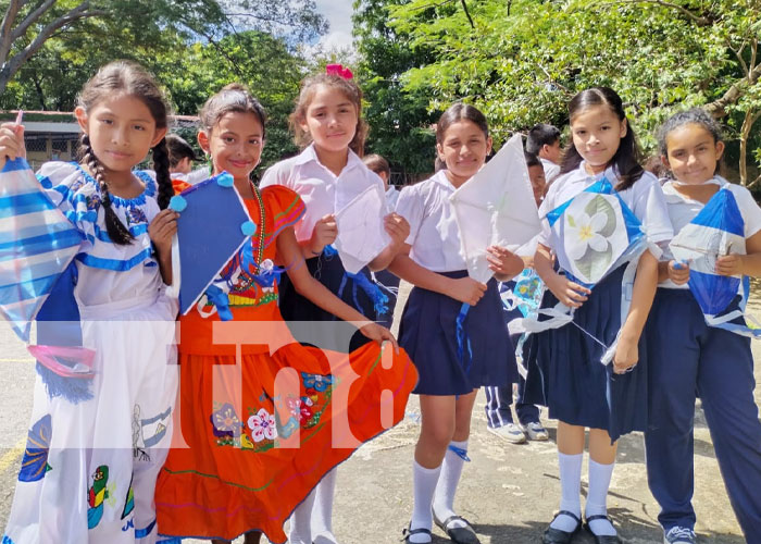 Foto: Barriletes en colegios de Nicaragua para celebrar a la patria / TN8