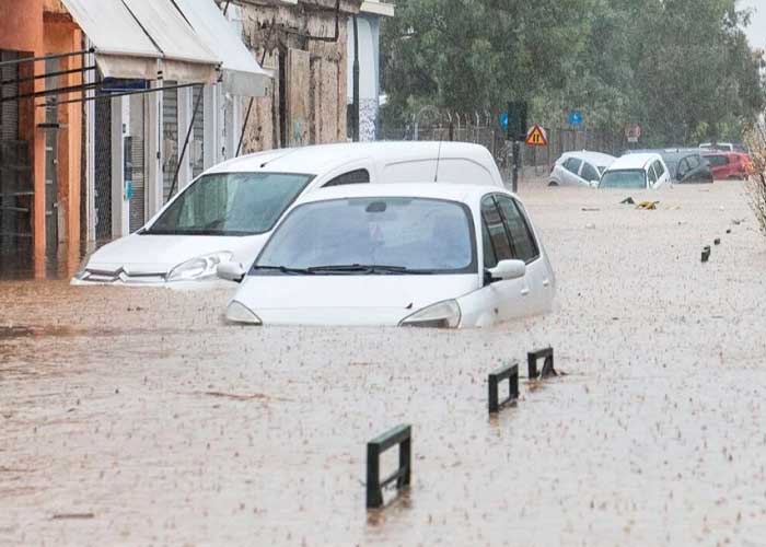 Sube a 15 balance de muertos por inundaciones en Grecia