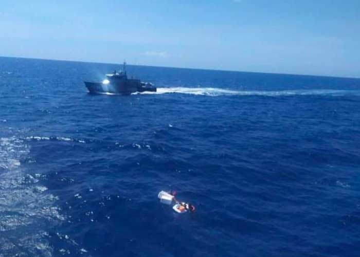 Hallan 14 personas en una isla tras la tragedia de un barco